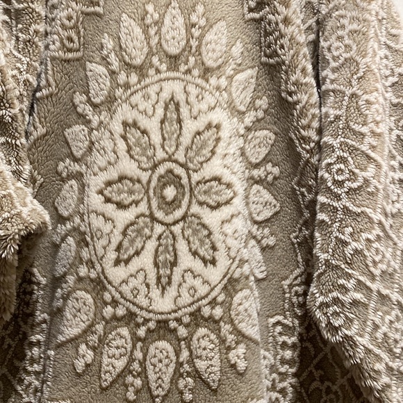 Duffel fleece jacket. Ladies size medium (oversized coat) - Picture 9 of 10